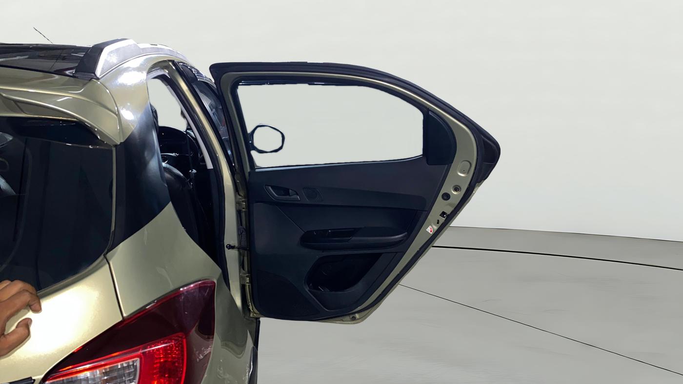 2024 Tata TIAGO NRG XZ MT, Petrol, Manual, 28,181 km, RHS Rear Door