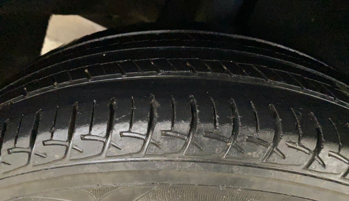 2017 Maruti Baleno DELTA PETROL 1.2, Petrol, Manual, 39,035 km, Right Rear Tyre Tread