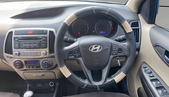 2012 Hyundai i20 SPORTZ 1.2, Petrol, Manual, 1,09,371 km, Steering Wheel Close Up
