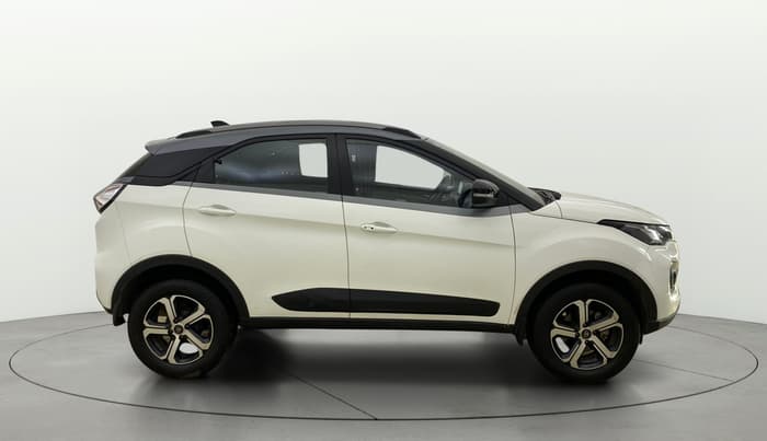 2022 Tata NEXON XZA PLUS SUNROOF DUAL TONE PETROL, Petrol, Automatic, 19,875 km, Right Side View