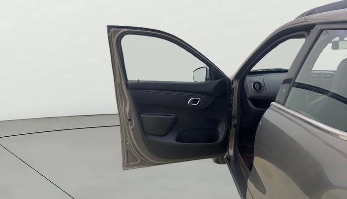 2018 Renault Kwid RXT 1.0 AMT (O), Petrol, Automatic, 49,343 km, LHS Front Door