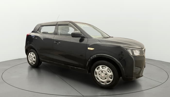 2021 Mahindra XUV300 W4 1.2 PETROL, Petrol, Manual, 63,929 km, Right Front Diagonal