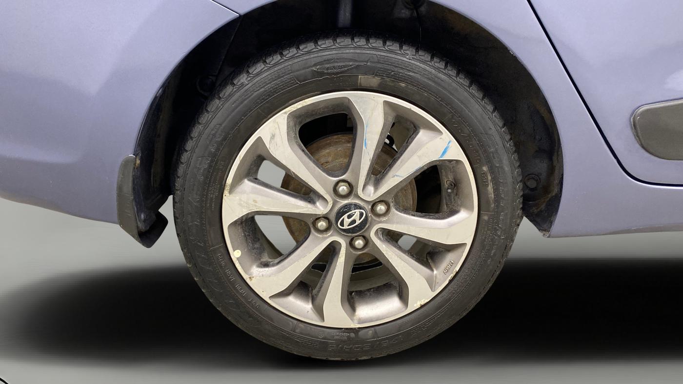 2015 Hyundai Xcent SX AT 1.2 (O), Petrol, Automatic, 50,093 km, Right Rear Wheel
