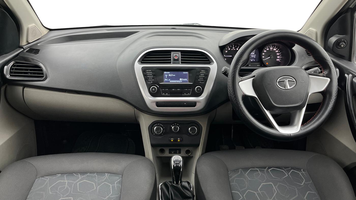 2017 Tata Tiago XT PETROL, Petrol, Manual, 79,222 km, Dashboard