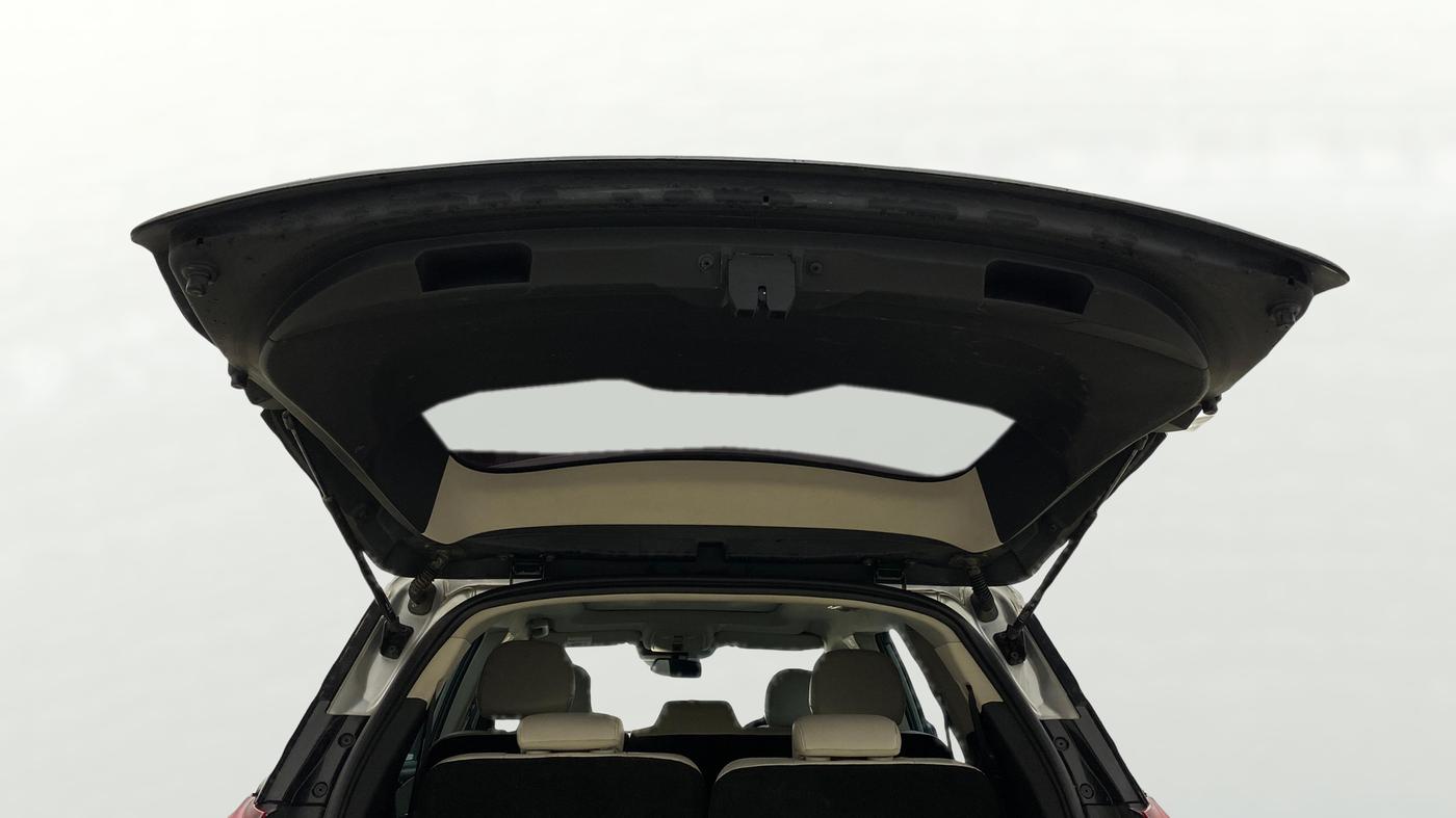 2021 Mahindra XUV700 AX 7 P MT 7 STR, Petrol, Manual, 1,32,878 km, Boot Door Open