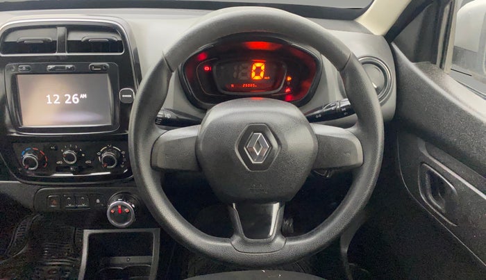 2017 Renault Kwid RXT 1.0 AMT, Petrol, Automatic, 25,081 km, Steering Wheel Close Up