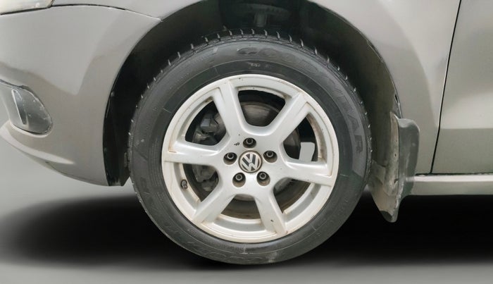 2014 Volkswagen Vento HIGHLINE PETROL AT, Petrol, Automatic, 98,542 km, Left Front Wheel