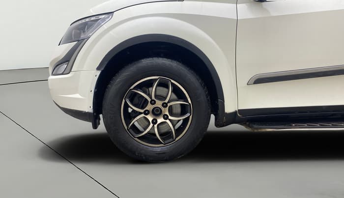 2020 Mahindra XUV500 W7, Diesel, Manual, 44,835 km, Left Front Wheel
