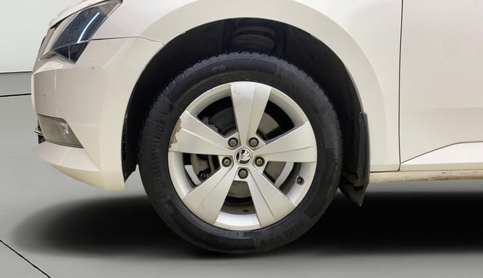 2016 Skoda Superb STYLE 1.8 TSI MT, Petrol, Manual, 48,474 km, Left Front Wheel