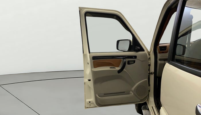 2022 Mahindra Scorpio S5, Diesel, Manual, 66,339 km, LHS Front Door