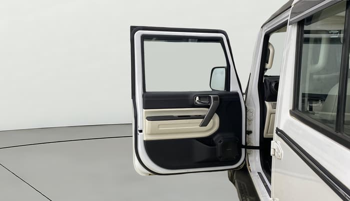 2025 Mahindra Thar Roxx  AX7 L Petrol AT 2WD, Petrol, Automatic, 29,898 km, LHS Front Door