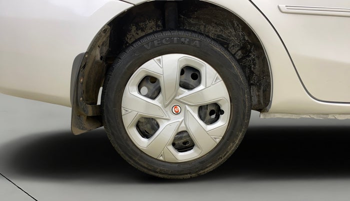2013 Toyota Etios G, Petrol, Manual, 1,16,531 km, Right Rear Wheel