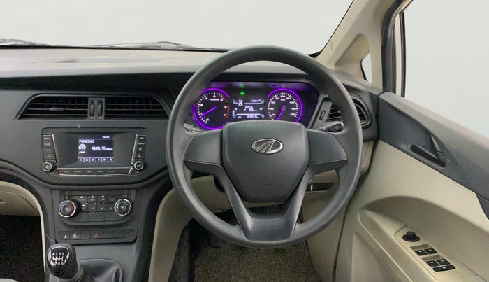 2018 Mahindra MARAZZO M4 8 STR, Diesel, Manual, 84,331 km, Steering Wheel Close Up