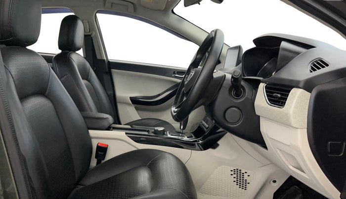 2020 Tata NEXON XZA PLUS SUNROOF PETROL, Petrol, Automatic, 39,033 km, Right Side Front Door Cabin