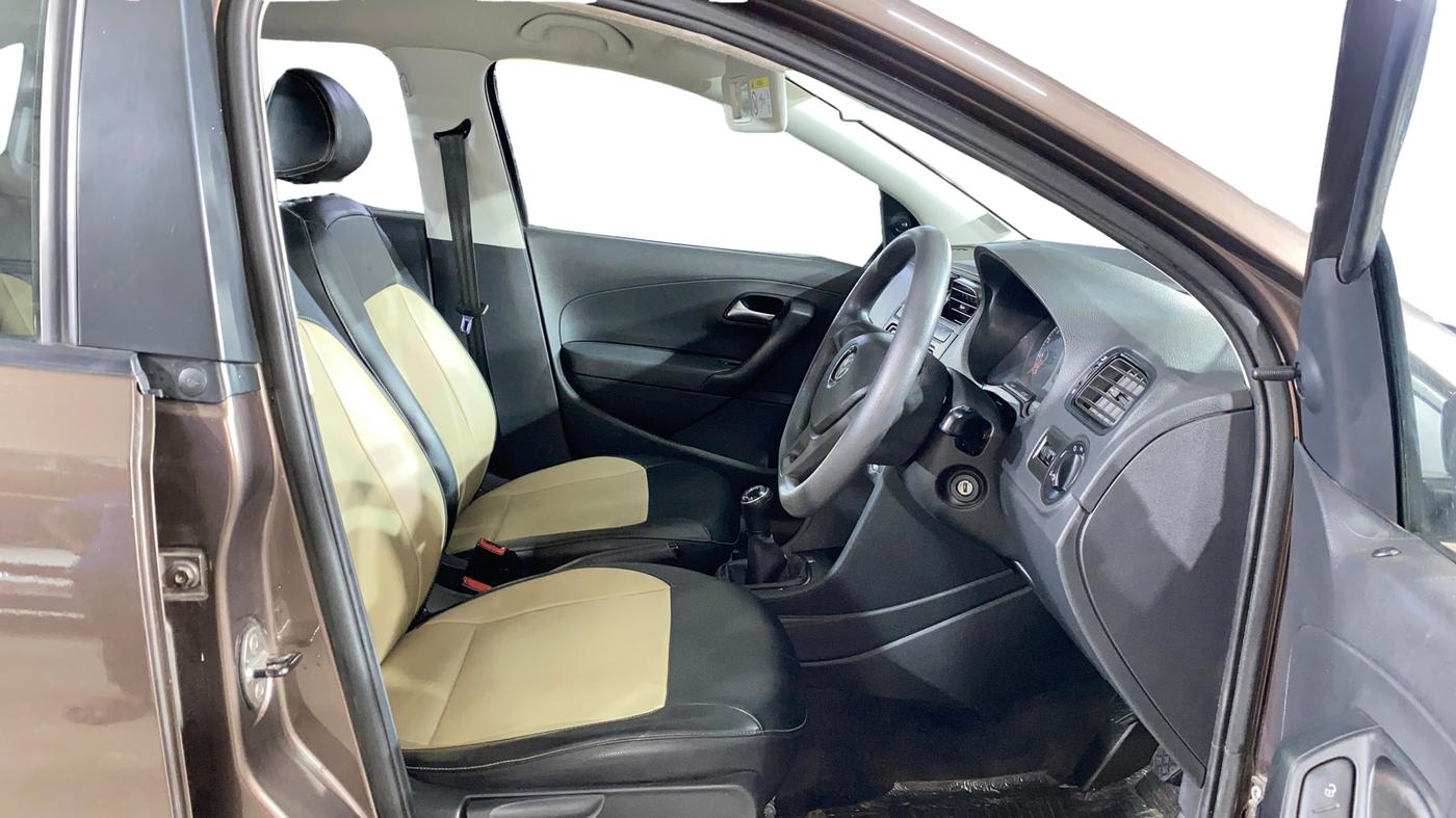 2018 Volkswagen Polo TRENDLINE 1.0L, Petrol, Manual, 40,331 km, Right Side Front Door Cabin