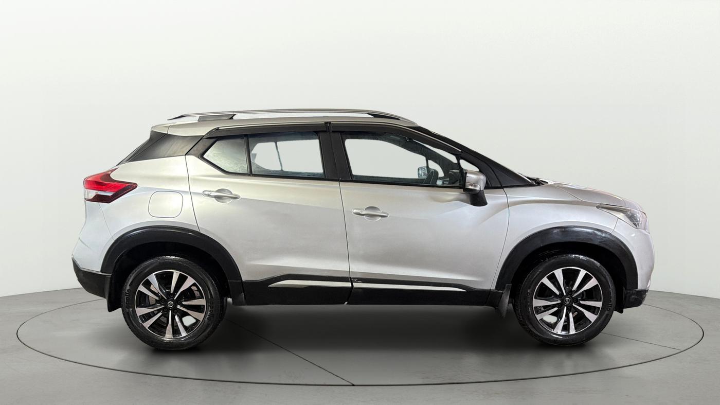 2022 Nissan Kicks XV 1.5, Petrol, Manual, 79,606 km, Right Side View