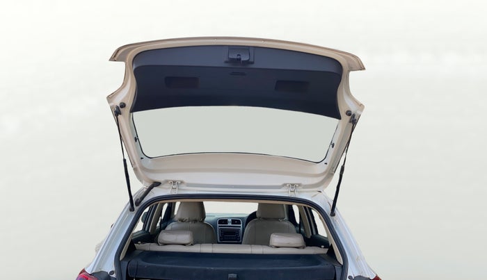 2015 Volkswagen Polo HIGHLINE1.2L, Petrol, Manual, 50,809 km, Boot Door Open