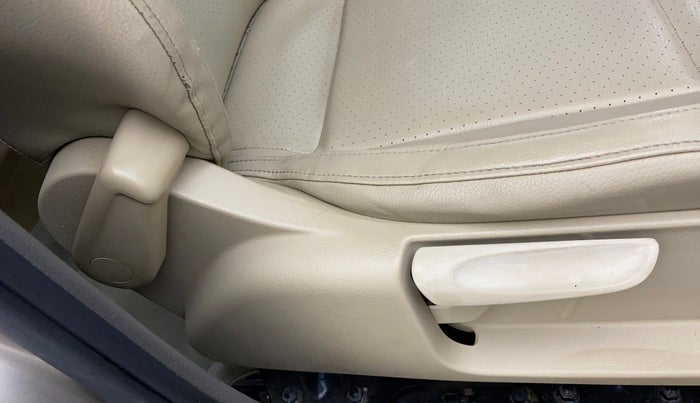 2015 Volkswagen Vento HIGHLINE 1.5 AT, Diesel, Automatic, 70,376 km, Driver Side Adjustment Panel