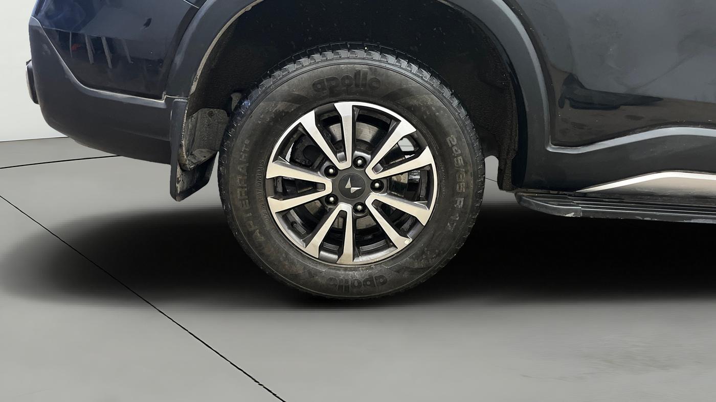2024 Mahindra SCORPIO-N Z8 PETROL MT 7 STR, Petrol, Manual, 42,881 km, Right Rear Wheel