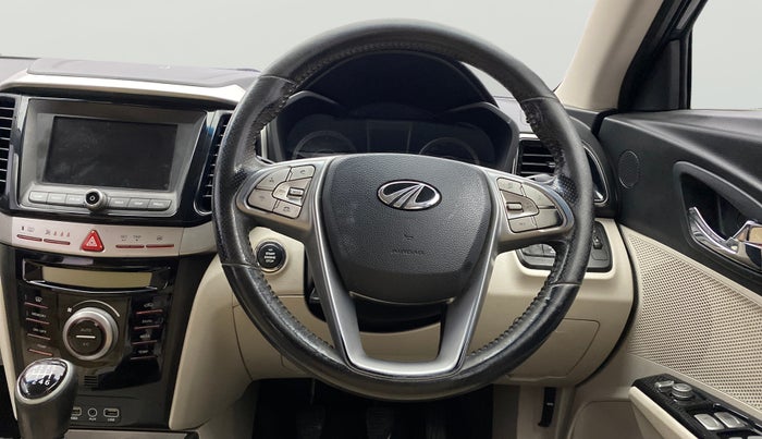2019 Mahindra XUV300 W8 (O) 1.5 DIESEL, Diesel, Manual, 87,592 km, Steering Wheel Close Up