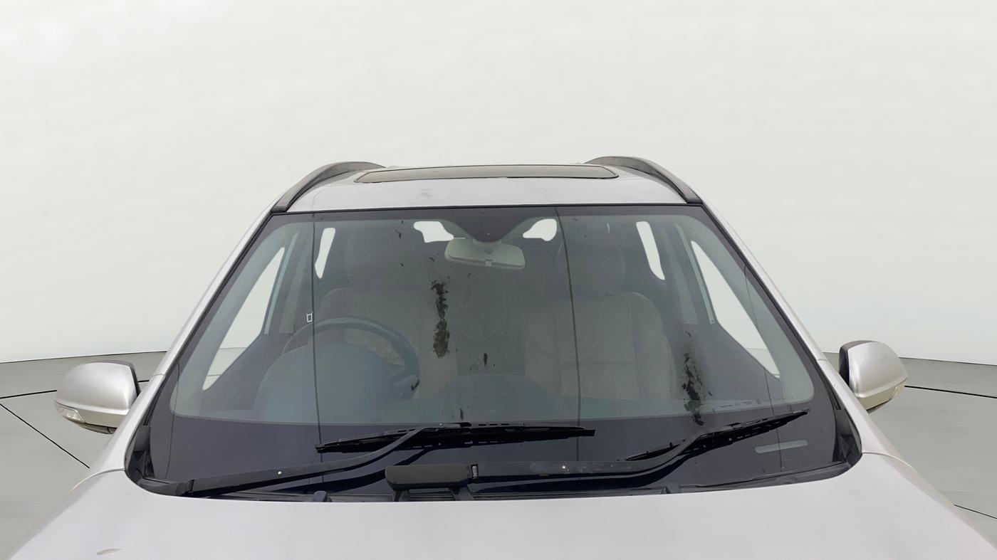 2019 Mahindra XUV500 W11, Diesel, Manual, 1,08,000 km, Front Windshield