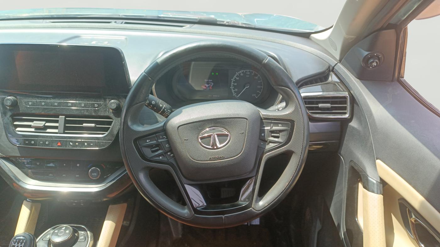 2021 Tata Safari XZ PLUS 6 S, Diesel, Manual, 38,740 km, Steering Wheel Close Up