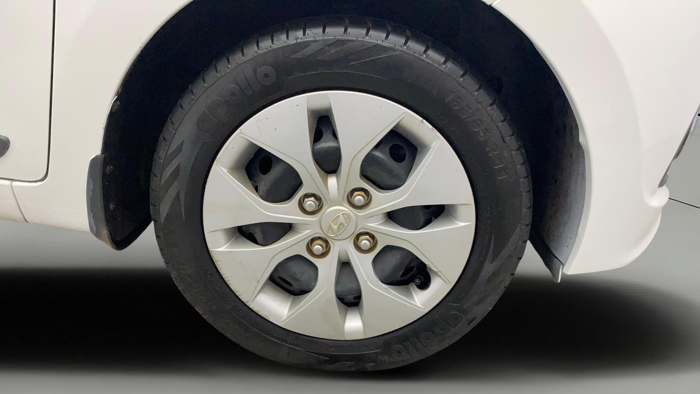 2015 Hyundai Xcent S 1.2, Petrol, Manual, 66,939 km, Right Front Wheel