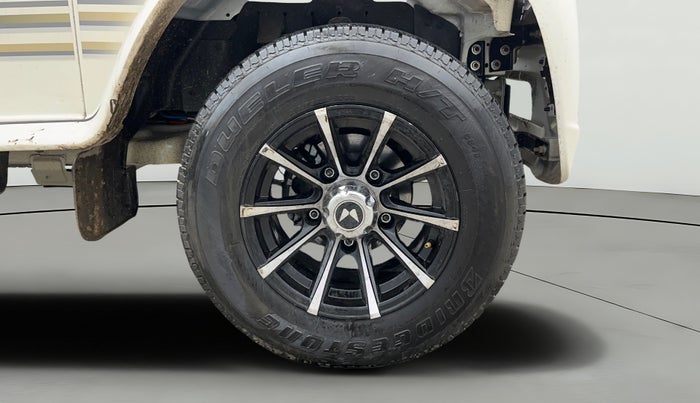 2025 Mahindra Bolero B6, Diesel, Manual, 4,318 km, Right Front Wheel