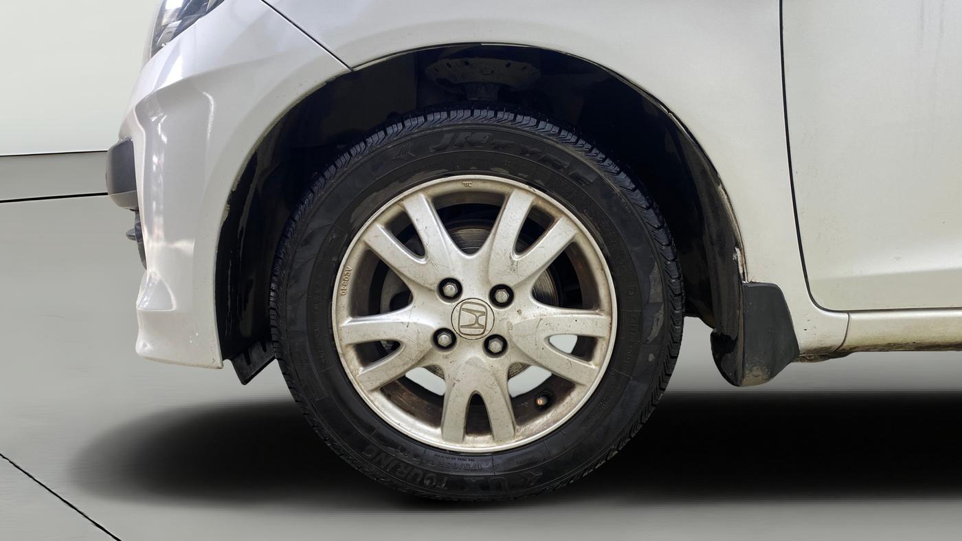 2015 Honda Brio VX AT, Petrol, Automatic, 56,639 km, Left Front Wheel