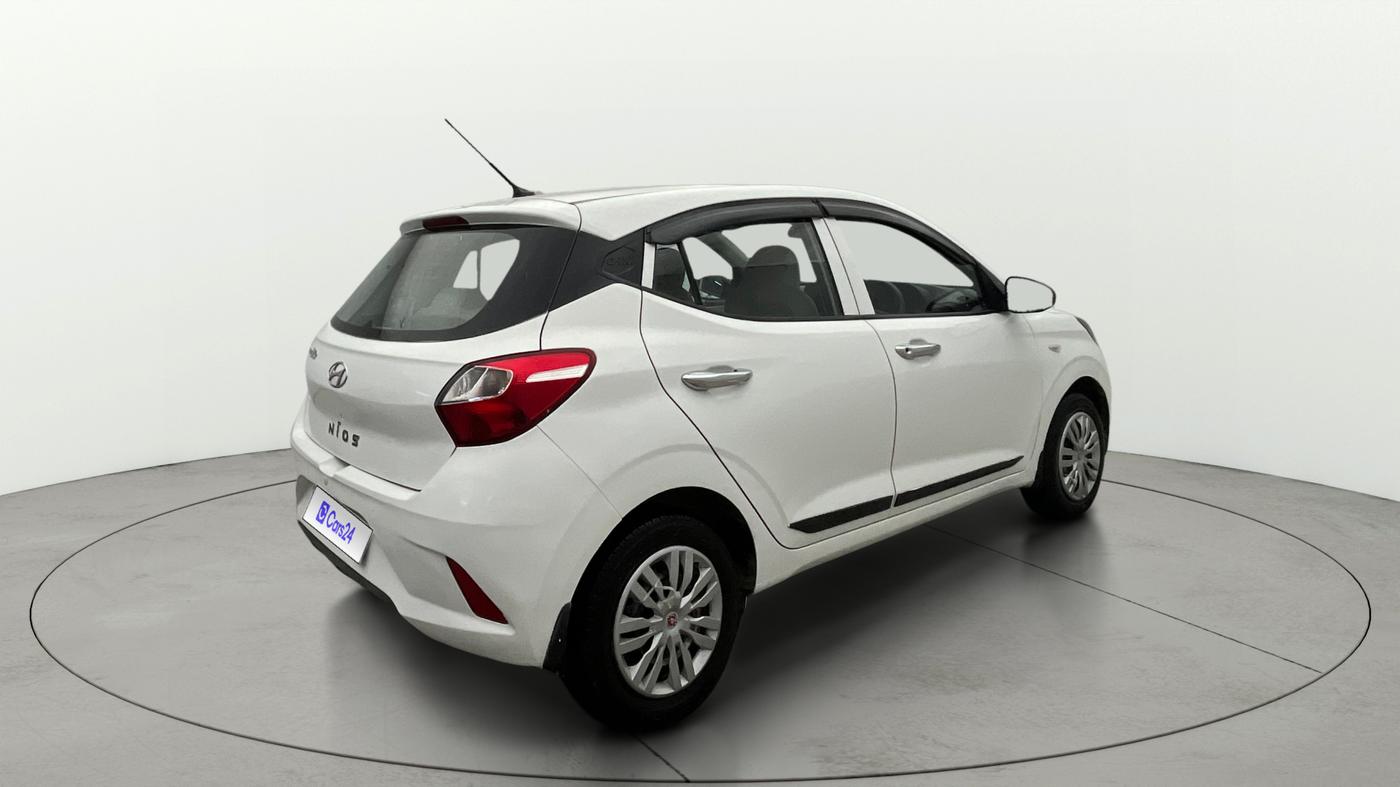 2021 Hyundai GRAND I10 NIOS ERA 1.2 KAPPA VTVT, Petrol, Manual, 28,477 km, Right Back Diagonal
