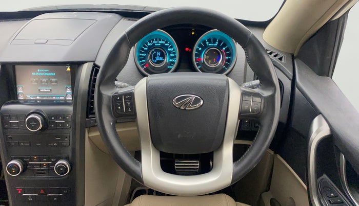 2017 Mahindra XUV500 W10 AT, Diesel, Automatic, 76,548 km, Steering Wheel Close Up