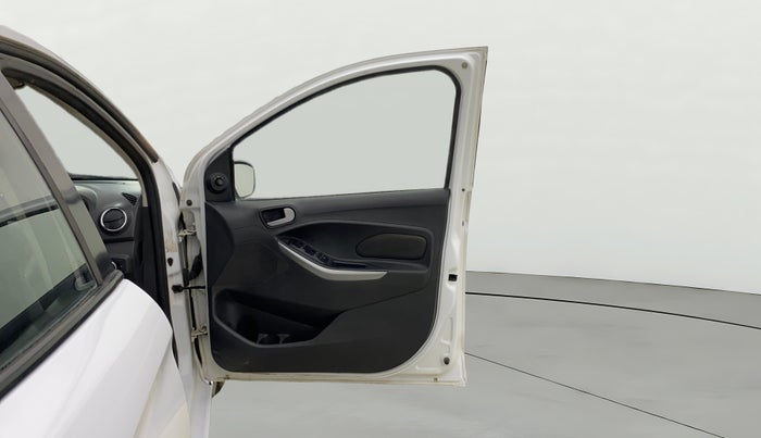 2017 Ford New Figo TITANIUM 1.2 PETROL MT, Petrol, Manual, 47,608 km, RHS Front Door