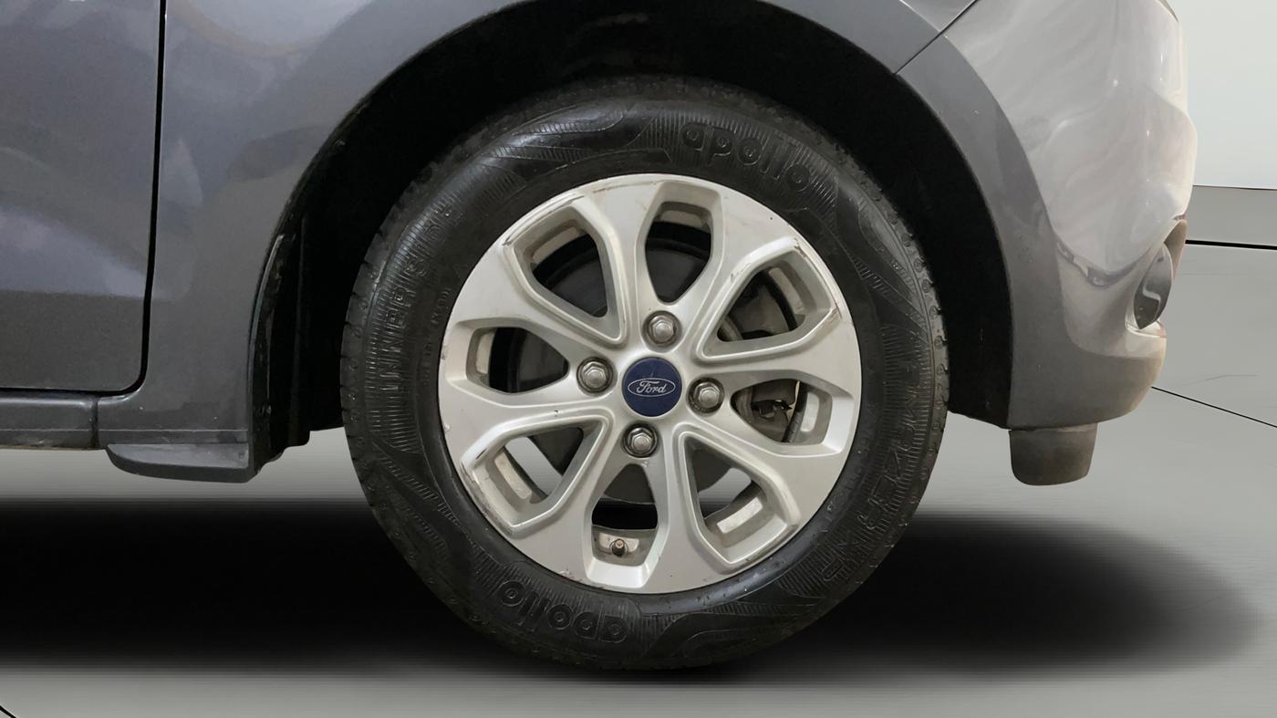 2017 Ford Figo Aspire TITANIUM 1.2 PETROL, Petrol, Manual, 27,831 km, Right Front Wheel