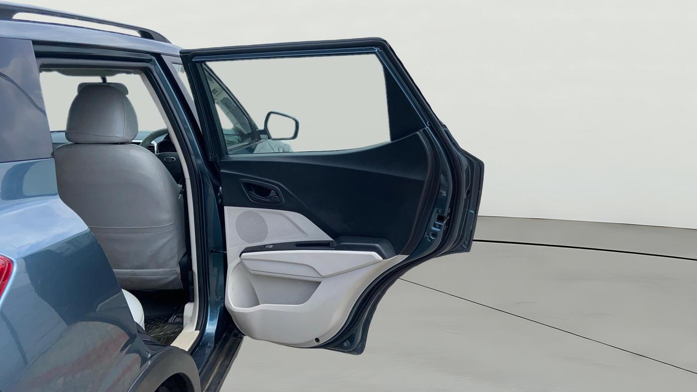 2020 Mahindra XUV300 W6 1.5 DIESEL AMT, Diesel, Automatic, 83,723 km, RHS Rear Door