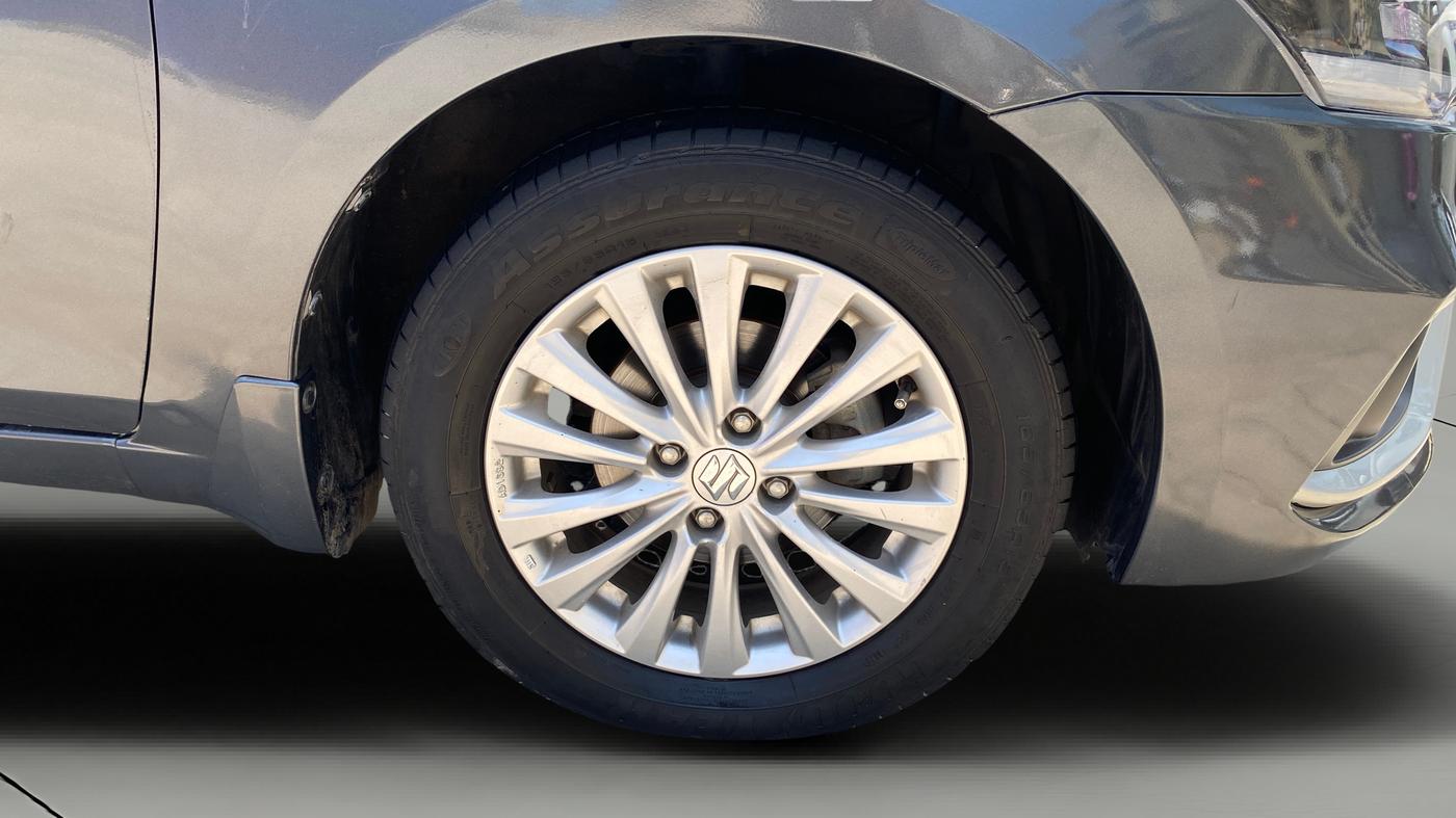 2023 Maruti Ciaz ZETA 1.5 SHVS MT PETROL, Petrol, Manual, 39,157 km, Right Front Wheel