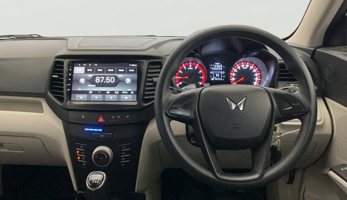 2023 Mahindra XUV300 W4 1.2 PETROL, Petrol, Manual, 35,728 km, Steering Wheel Close Up