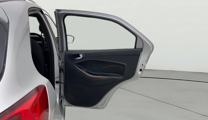 2018 Ford FREESTYLE TITANIUM 1.2 PETROL, CNG, Manual, 1,42,948 km, RHS Rear Door