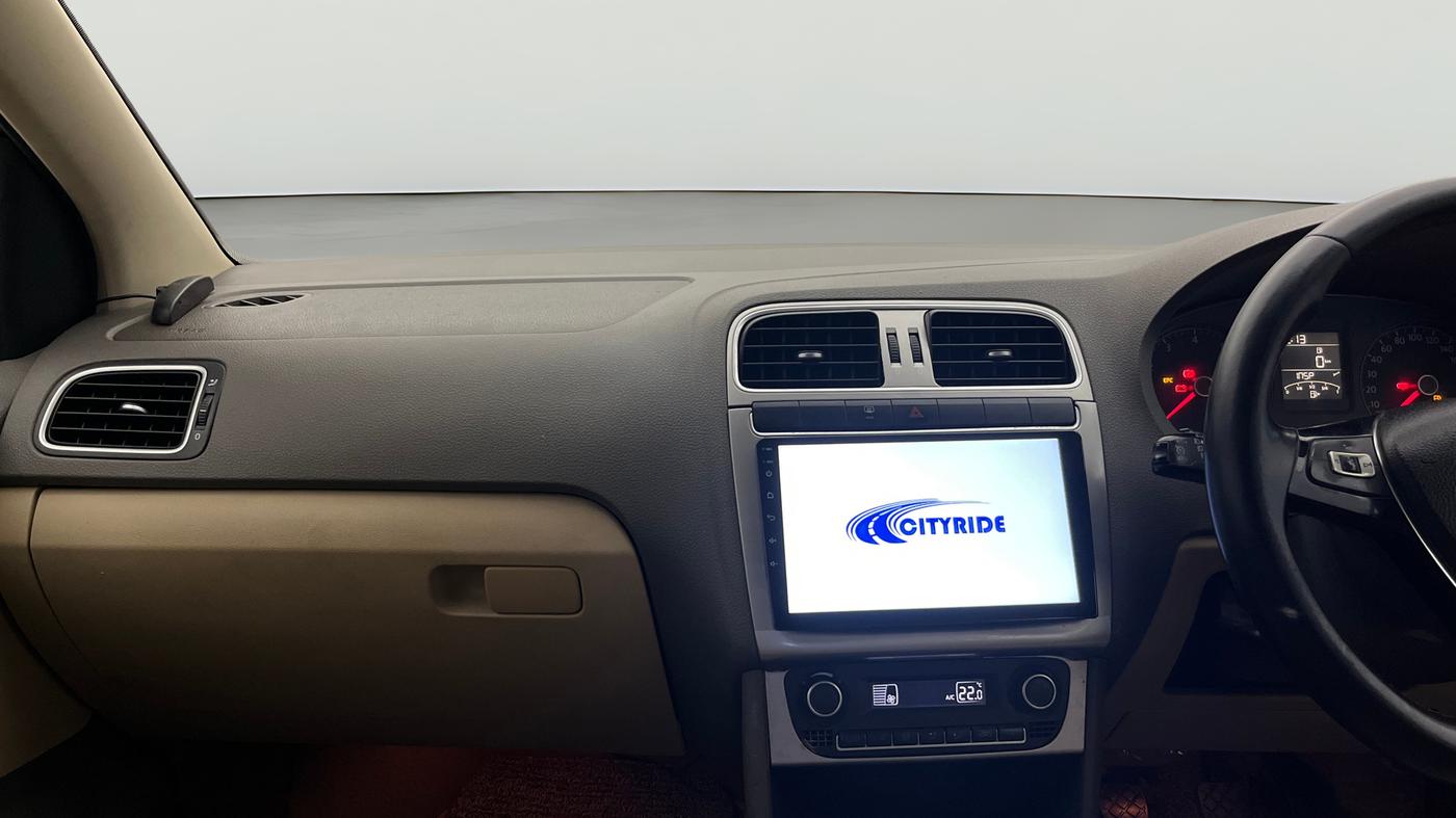 2015 Volkswagen Vento HIGHLINE 1.6 MPI, Petrol, Manual, 67,135 km, Air Conditioner