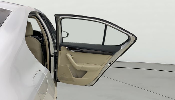 2016 Skoda Octavia 2.0 TDI CR STYLE PLUS AT, Diesel, Automatic, 60,469 km, RHS Rear Door