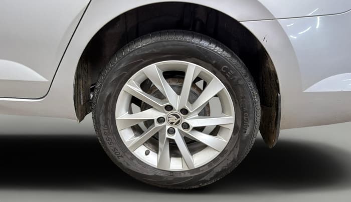 2022 Skoda SLAVIA AMBITION 1.0L TSI MT, Petrol, Manual, 35,731 km, Left Rear Wheel