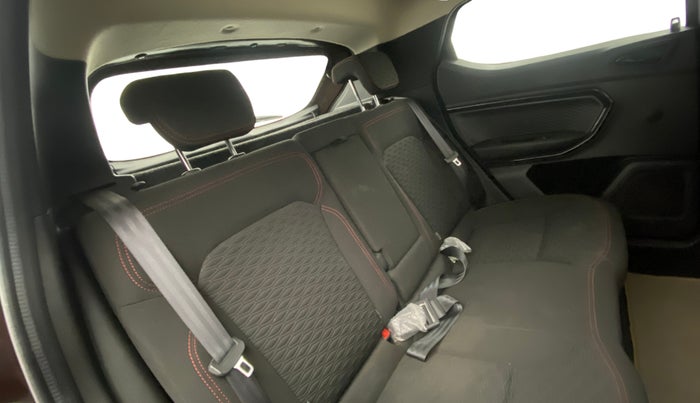 2022 Renault Kiger RXZ TURBO CVT, Petrol, Automatic, 36,227 km, Right Side Rear Door Cabin