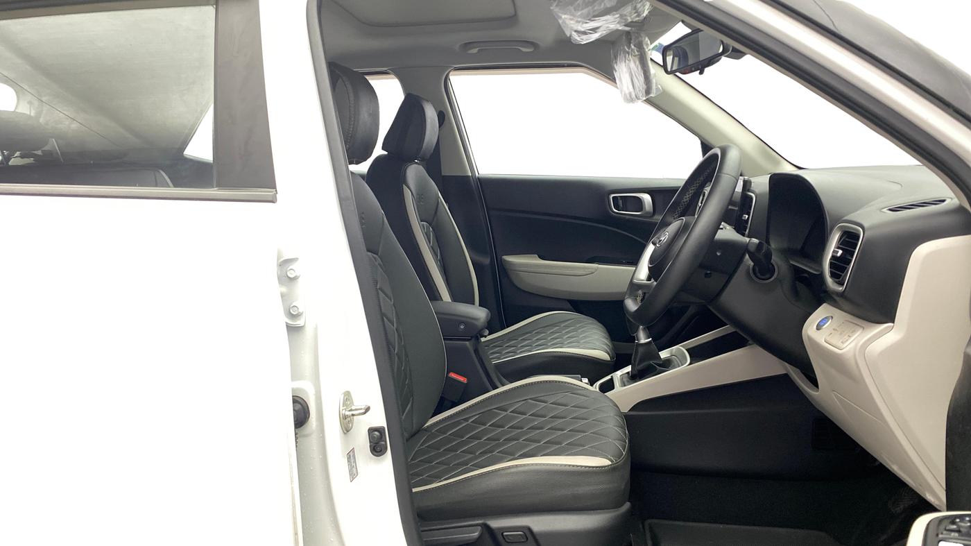 2023 Hyundai VENUE SX (O) MT 1.0 Turbo, Petrol, Manual, 12,162 km, Right Side Front Door Cabin