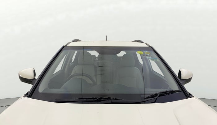 2020 Mahindra XUV300 W8 (O) 1.2 PETROL, Petrol, Manual, 42,702 km, Front Windshield
