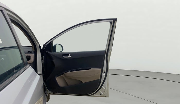 2015 Hyundai Xcent S 1.2, Petrol, Manual, 91,501 km, RHS Front Door