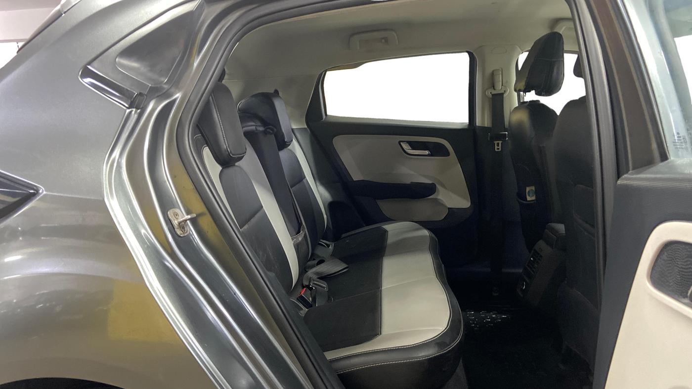 2022 Tata ALTROZ XZ PETROL, Petrol, Manual, 75,069 km, Right Side Rear Door Cabin