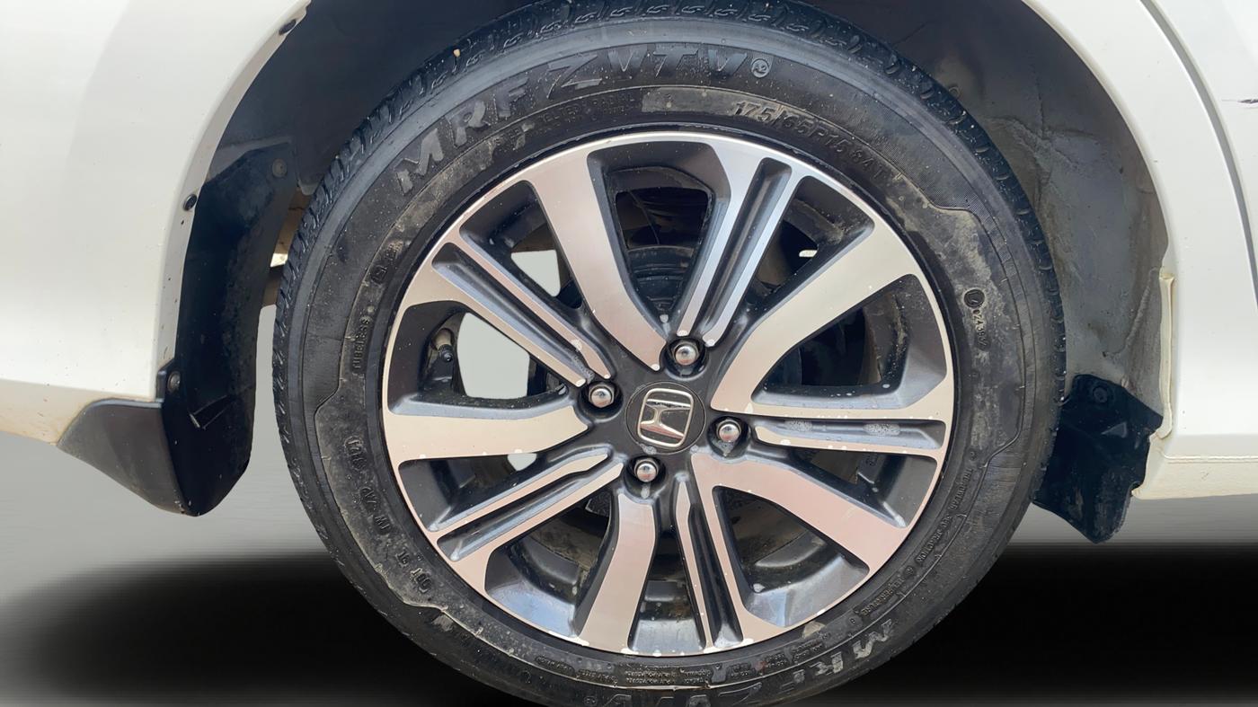 2024 Honda Amaze 1.2L I-VTEC VX, CNG, Manual, 28,072 km, Right Rear Wheel
