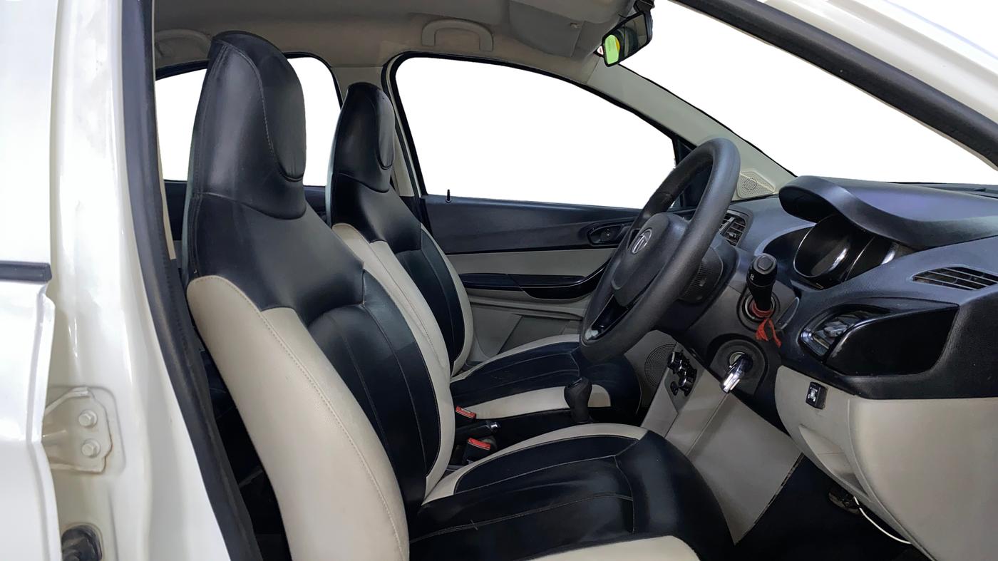 2019 Tata Tiago XT PETROL, CNG, Manual, 96,728 km, Right Side Front Door Cabin