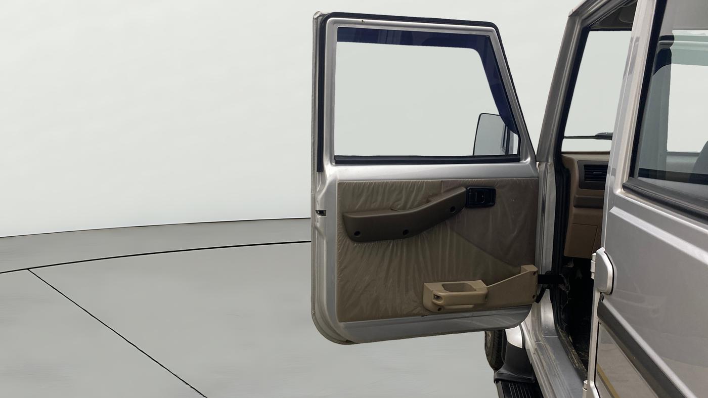2023 Mahindra Bolero B6 (O), Diesel, Manual, 51,690 km, LHS Front Door
