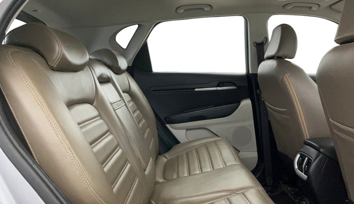 2020 KIA SONET HTX 1.0 IMT, Petrol, Manual, 40,955 km, Right Side Rear Door Cabin