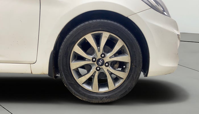 2014 Hyundai Verna FLUIDIC 1.6 CRDI SX, Diesel, Manual, 1,35,671 km, Right Front Wheel